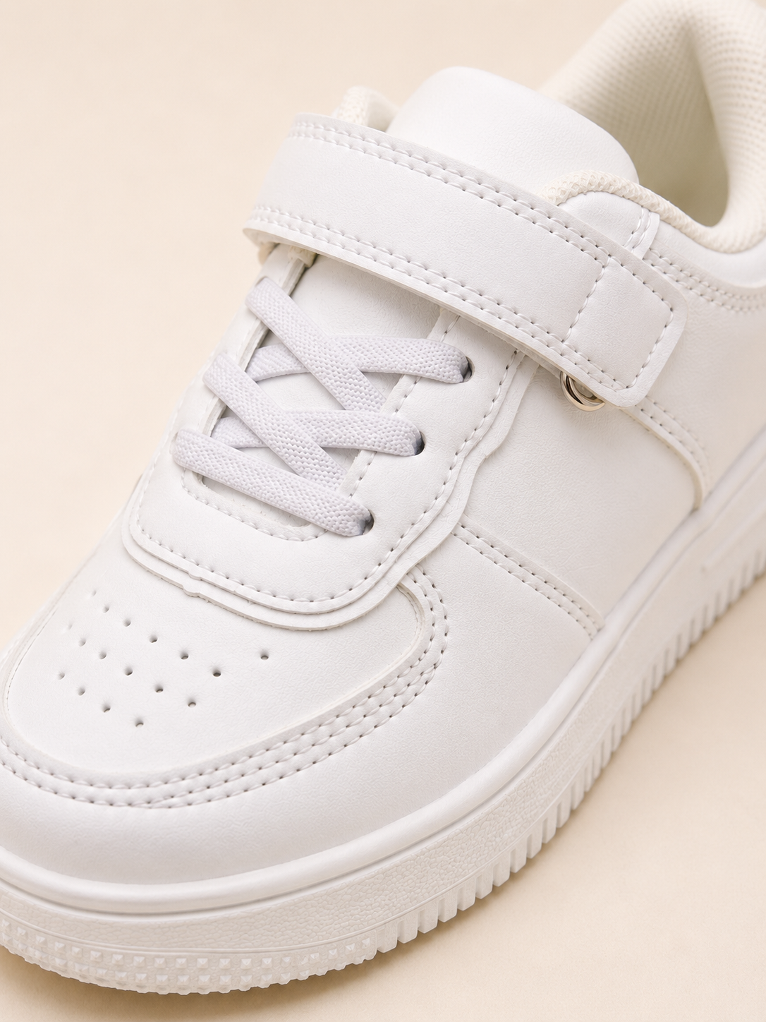 🎒 سبرديلة أطفال بيضاء Velcro – Back to School | 32–37